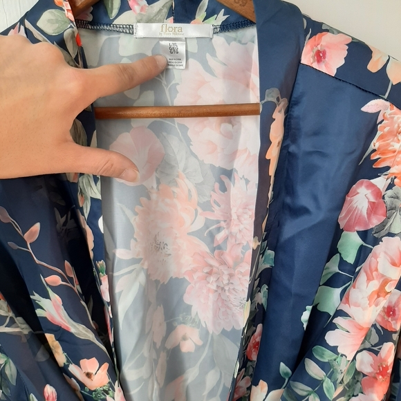 Lounge Kimono Robe - Picture 3 of 5